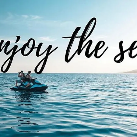 Sea View & Wiffi Free 아파트 Radazul