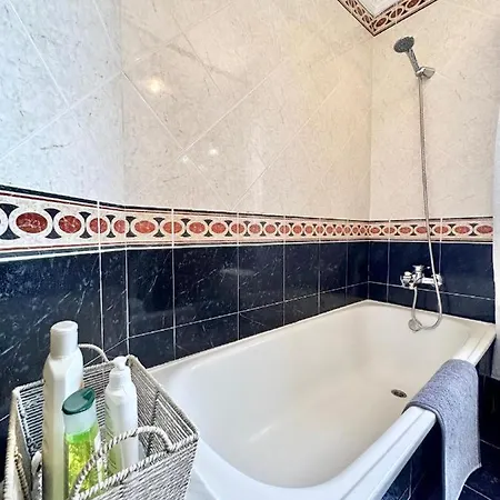 Apartman Holidays Sea View & Wiffi